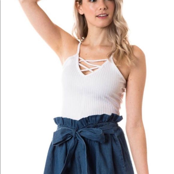 🆕Paperbag belted high waisted denim shorts - Picture 3 of 5